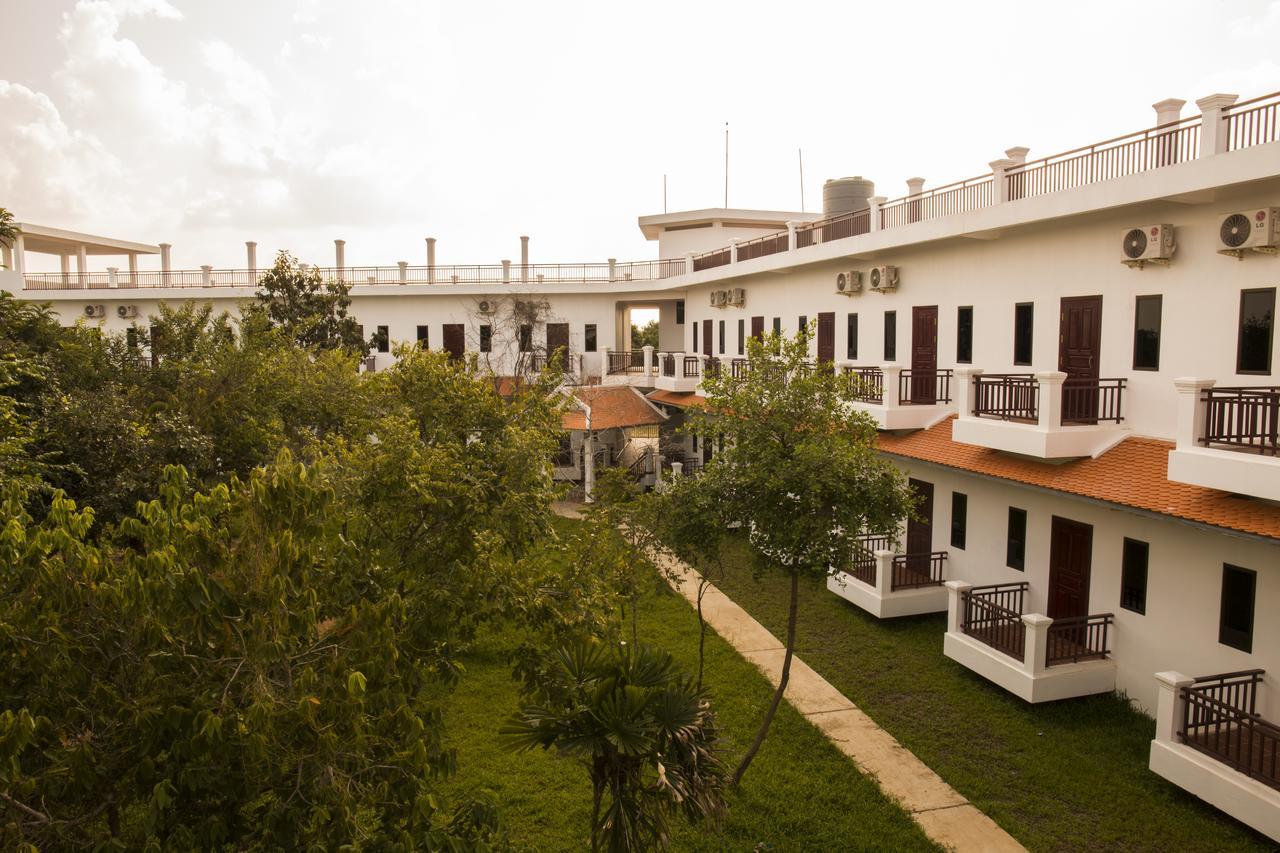 Samrith Hotel Kâmpóng Thum Buitenkant foto