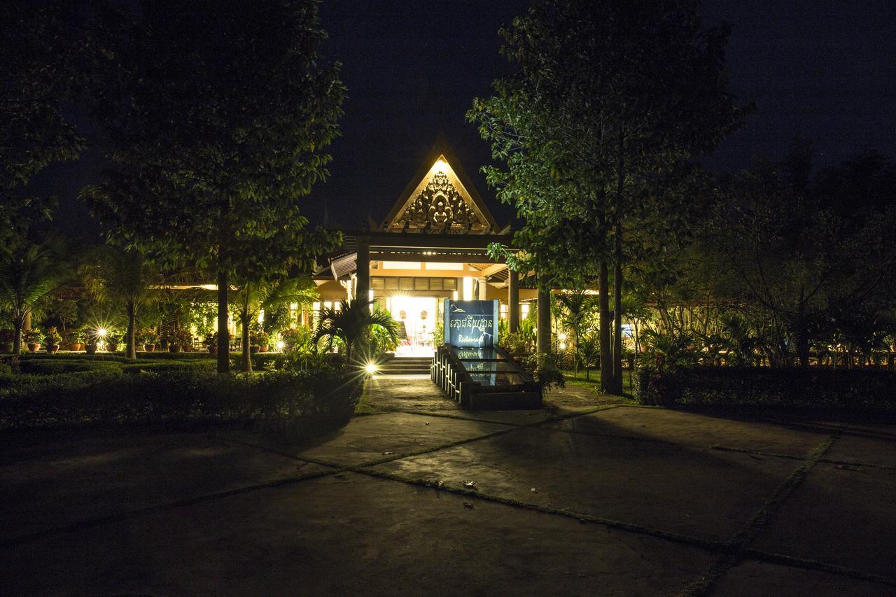 Samrith Hotel Kâmpóng Thum Buitenkant foto