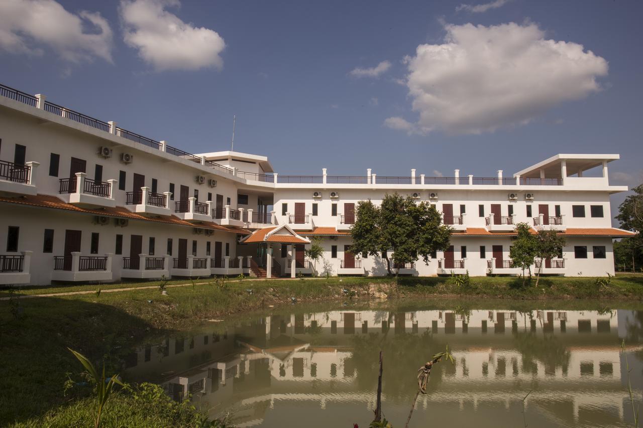 Samrith Hotel Kâmpóng Thum Buitenkant foto